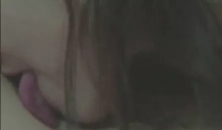 Fou de beauté obtient le sperme sur je voudrais voir des films porno gratuits le visage des membres d'un grand couple