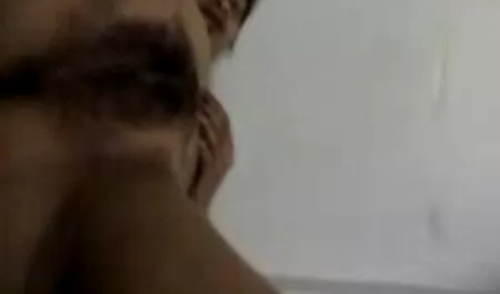 Latinos viol beauté avec une cape nue je voudrais voir du porno