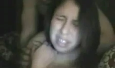 Baise regarder film porno en direct votre fille russe dans la salle de bain.