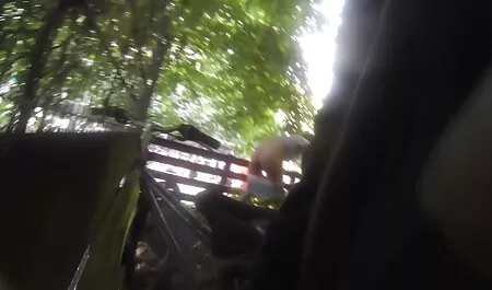 Russe Adulte mère et fils baisée dans la salle de video porno voir bain.