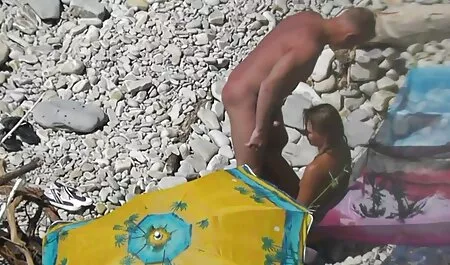 Il y a beaucoup de sperme dans le rectum. film porno gratuit a voir
