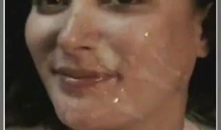 Busty voir la video porno blonde donne une fellation et caresse la poitrine du pénis