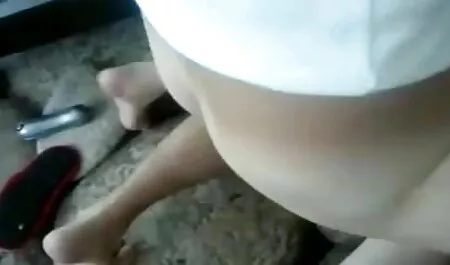Rouge regarder un filme porno chaotique