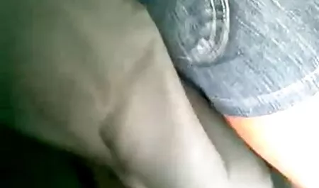 Chatte regarder film porno en direct lèche maman à l'orgasme.