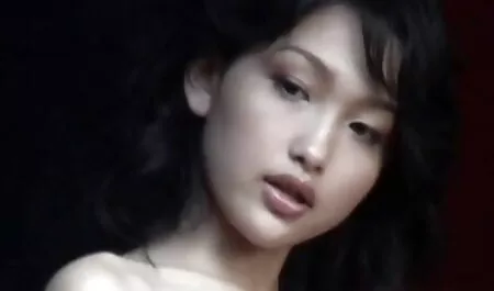 Le cancer de la regarder les films pornographiques belle-mère pour baiser son beau-fils