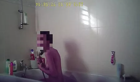 Une blonde amoureuse voir film porno gay dans l'anus.