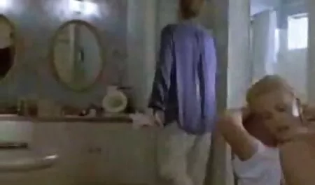 Les infirmières guérissent les patients avec de gros visionner des films porno seins.