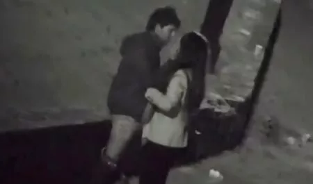 Groupe: les filles voir des films pornographique emmènent des étrangers au harem
