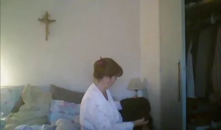 Venez dans votre bouche, je voudrais voir porno de la femme.