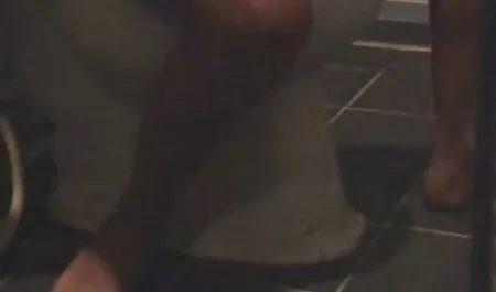 Bite à voir porno en direct sucer par un homme