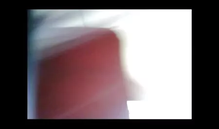 Bella Bells montre son voir video porn gratuit corps nu et se fait baiser par un hahal.