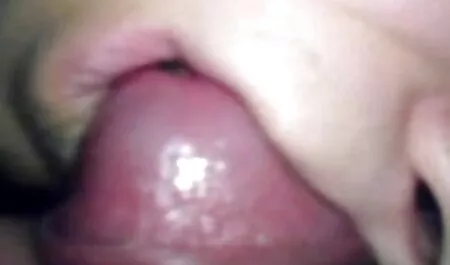 Le père ne semble pas visionner film x gratuit remarquer comment sa fille dort.