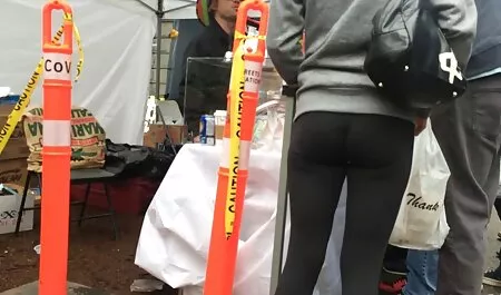 Deux filles sucer des bites. je voudrais voir un film porno français