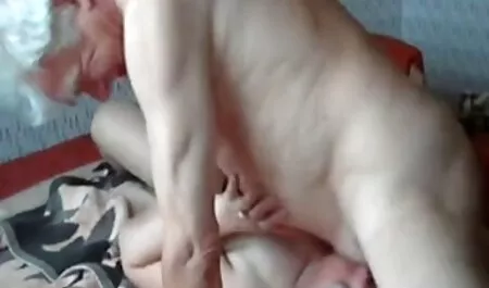 Un homme baise sa voir video porno francais servante en uniforme.