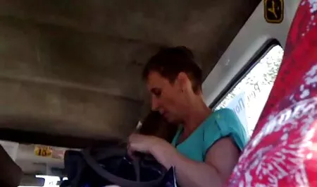 Baise et elle regarder un filme x suce